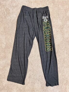 Team Apparel Men's Charcoal Gray Packers Lounge Pants with Green & Gold Logo